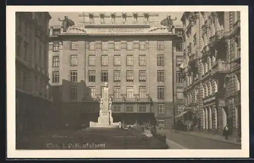 AK Wien, Denkmal vor dem Postsparkassenamt