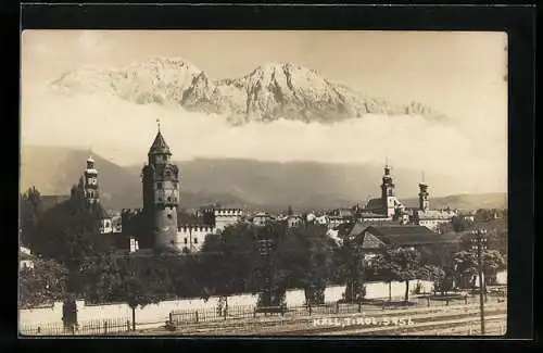 Foto-AK A. Stockhammer: Hall /Tirol, Ortsansicht mit Bergpanorama