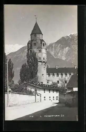 Foto-AK A. Stockhammer: Hall, Münzerturm mit Bergpanorama