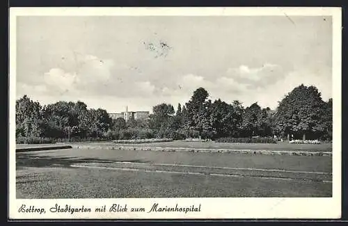 AK Bottrop, Stadtgarten mit Blick zum Marienhospital