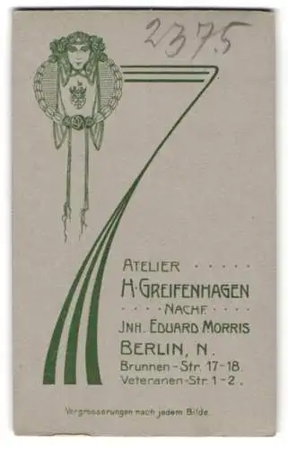 Fotografie H. Greifenhagen, Berlin, Brunnen-Str. 17-18, Jugendstil-Design mit Frauenkopf, Portrait einer bürgerl. Frau