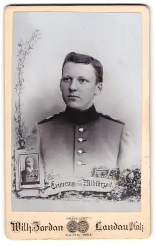 Fotografie Wilh. Jordan, Landau /Pfalz, Langstrasse 7a, Junger Soldat in Uniform, mit Passepartout