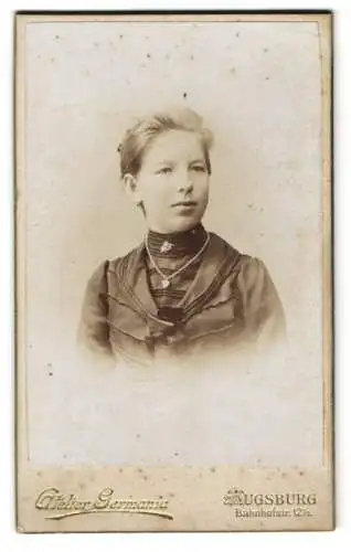 Fotografie Atelier Germania, Augsburg, Bahnhofstrasse 12½, Porträt einer jungen Frau