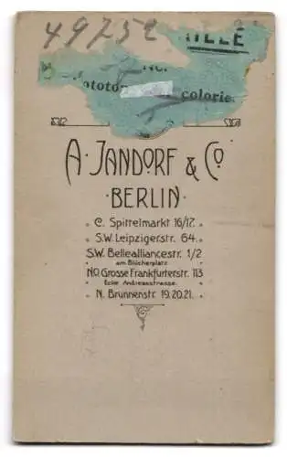 Fotografie A. Jandorf & Co., Berlin, Spittelmarkt 16 /17, Drei Mädchen mit Tennisschlägern und Reifen