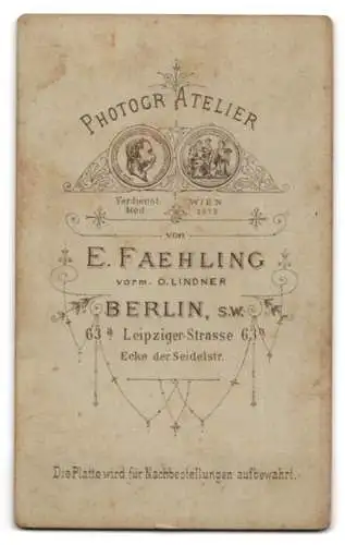 Fotografie E. Faehling, Berlin, Leipziger Strasse 63a, Porträt eines jungen Mannes