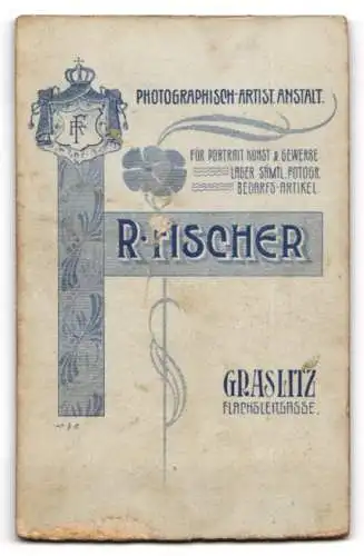 Fotografie R. Fischer, Graslitz, Flachsleitgasse, Portrait eines jungen Mannes im gestreiften Anzug