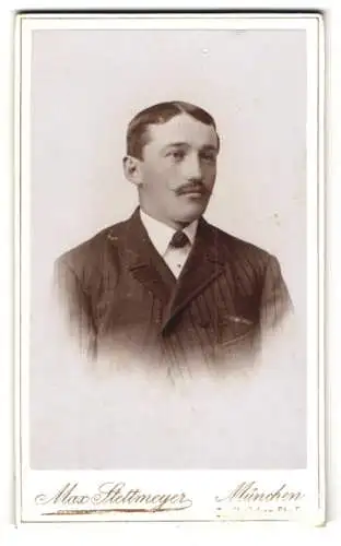 Fotografie Max Stettmeyer, München, Zweibrücken-Str. 5, Porträt eines Mannes mit Schnurrbart