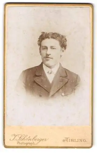 Fotografie T. Schönberger, Bad Aibling, Schmidstrasse 223, Portrait eines Mannes