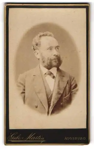 Fotografie Gebrüder Martin, Augsburg, Bahnhofstrasse, Portrait eines Herren mit Bart