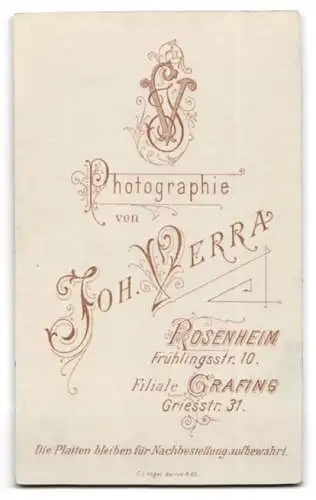 Fotografie Joh. Verra, Rosenheim, Frühlingsstr. 10, Porträt eines Mannes im Anzug