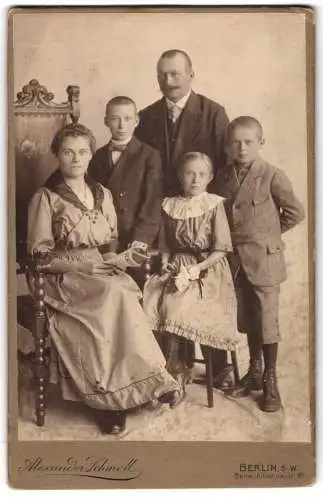 Fotografie Alexander Schmoll, Berlin, Belle-Alliancestr. 91, Porträt einer Familie