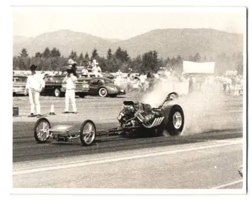 Fotografie John Dutton, Victoria, Ansicht Arlington, Motorsport, Dragster Rennwagen wärmt seine Reifen auf