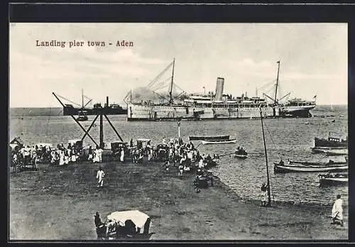 AK Aden, Landing pier town, Dampfer am Hafen