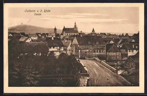 AK Ostheim v. d. Rhön, Totalansicht mit Kirche und Strassenpartie