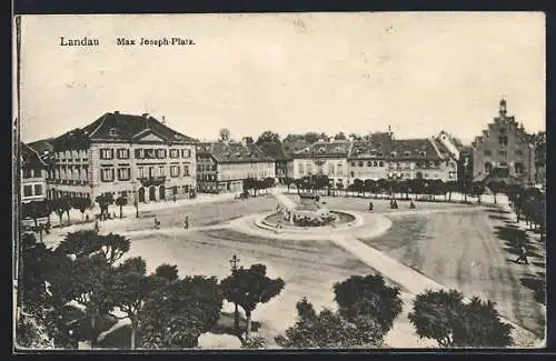 AK Landau / Pfalz, Max Joseph-Platz mit Denkmal