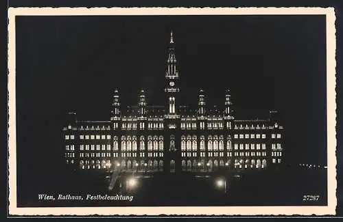 AK Wien, Rathaus mit Festbeleuchtung