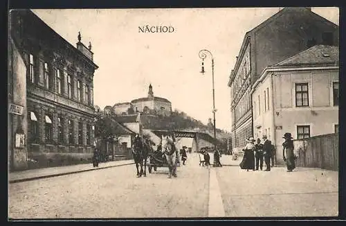 AK Náchod, Strassenpartie mit Kutsche