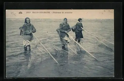 AK Malo-Les-Bains, Pecheuses de crevelles, Krebsfischer