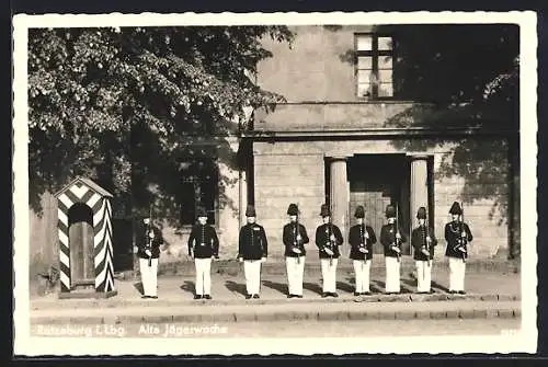 AK Ratzeburg, Alte Jägerwache, Wachsoldaten in historischen Uniformen