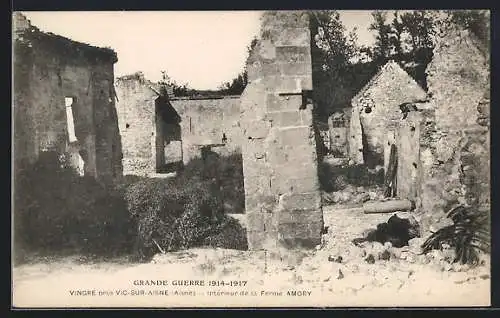 AK Vingré /Vic-sur-Aisne, Grande Guerre 1914-1917, Intérieur de la Ferme Amory