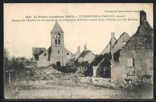 AK Vendresse-et-Troyon, Ruines de l`Eglise et des maisons avoisinantes