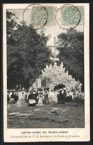 AK Notre-Dame de Prime-Combe, Une procession du T.-S. Sacrement à la Croix de Jérusalem