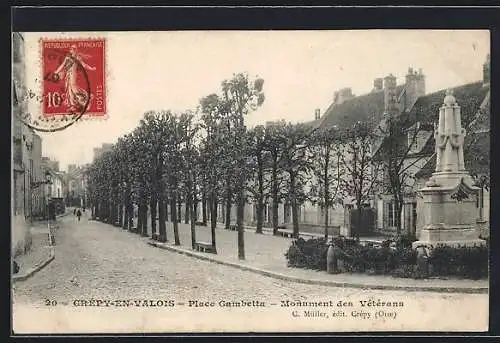 AK Crépy-en-Valois, Place Gambetta, Monument des Vétérans