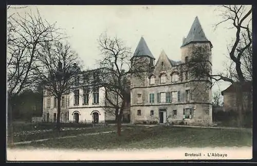 AK Breteuil, L`Abbaye avec bâtiments et arbres en hiver