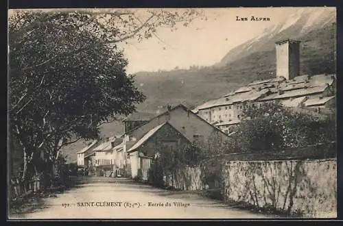 AK Saint-Clément, Entrée du Village avec Vue sur les Alpes