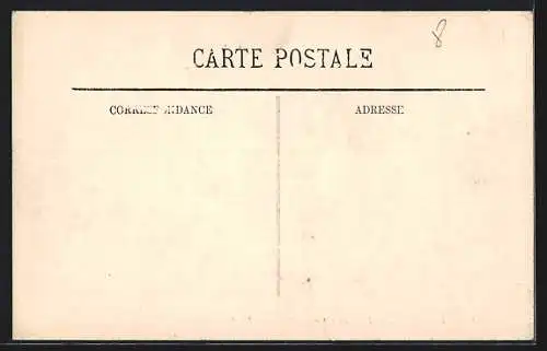 AK Briancon, Place du Champ de Mars avec soldats et Montagne de Presle