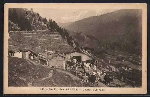 AK Col des Aravis, chalet d`alpage avec vaches et vue sur la vallée