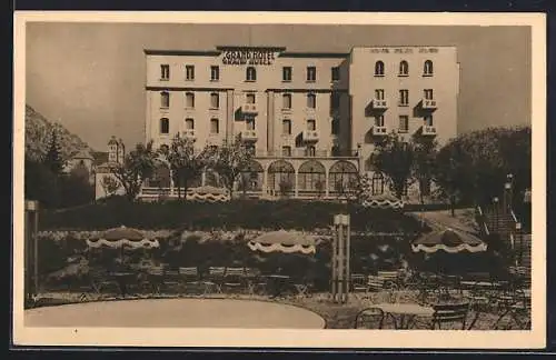 AK Briancon, vue du Grand Hôtel avec jardin et parasols