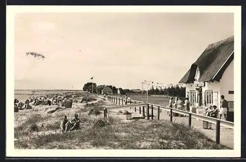 AK Burg / Fehmarn, Strandpromenade mit Geschäft