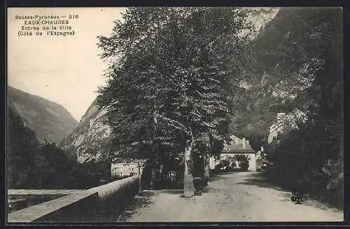 AK Eaux-Chaudes /Basses-Pyrénées, Entrée de la Ville, Côté de l`Espagne