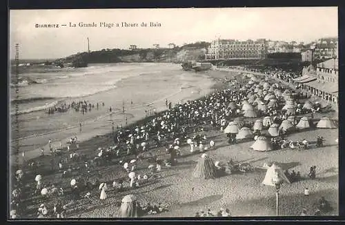 AK Biarritz, La Grande Plage à l`heure du Bain