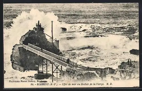 AK Biarritz /B.-P., Effet de mer au rocher de la Vierge