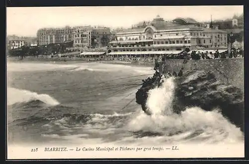 AK Biarritz, Le Casino Municipal et Pêcheurs par gros temps