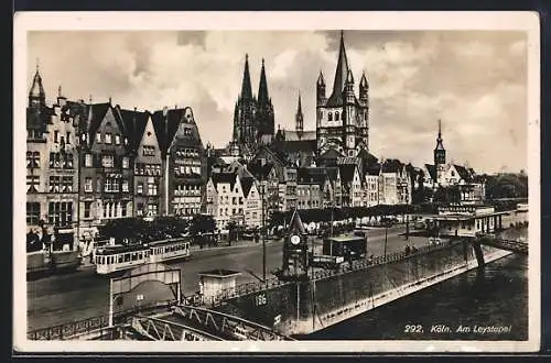 AK Köln am Rhein, eine Strassenbahn am Leystapel, Domblick