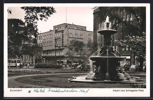 AK Düsseldorf, Corneliusplatz mit Brunnen