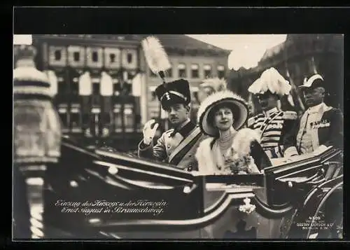 AK Victoria Louise Herzogin von Braunschweig mit Prinz Ernst August