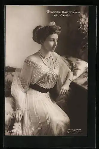 AK Victoria Louise Herzogin von Braunschweig mit Perlenkette