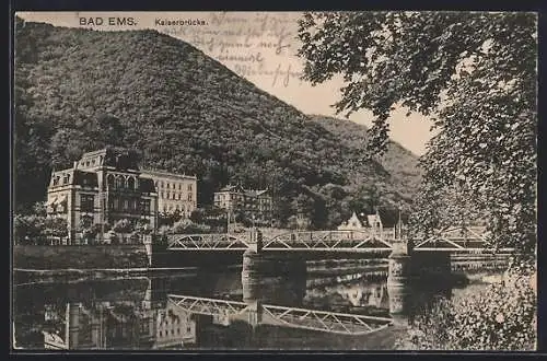 AK Bad Ems, Kaiserbrücke und bewaldete Hügel