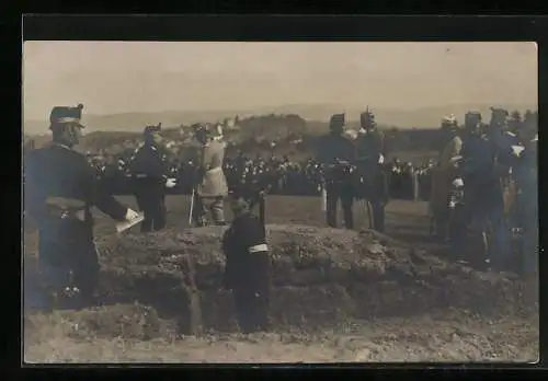 Foto-AK Kaiser Wilhelm II. in Uniform beim schweizer Herbstmanöver des III. Armeekorps im Sept. 1912