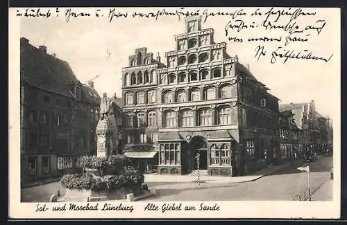 AK Lüneburg, Alte Giebel am Sande mit Denkmal