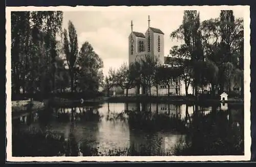 AK Offenbach / Main, Weiher im Friedrichring & St. Josefskirche