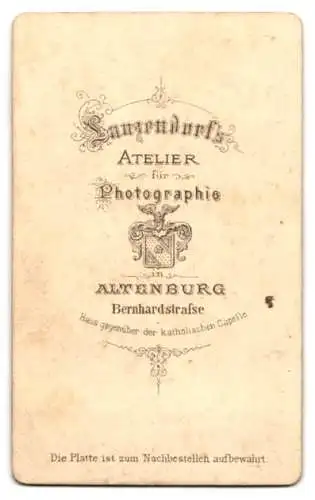 Fotografie Lanzendorf, Altenburg, Bernhardstr., junge Frau in Altenburger Tracht / Trachtenkleid