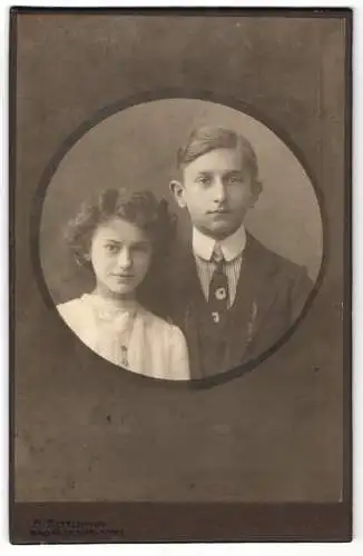 Fotografie H. Ketelhohn, Bad Oldesloe, Markt, Porträt eines jungen Geschwisterpaars