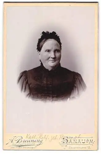 Fotografie A. Breuning, Hanau a. M., Bleichstrasse 12, Portrait einer älteren Dame