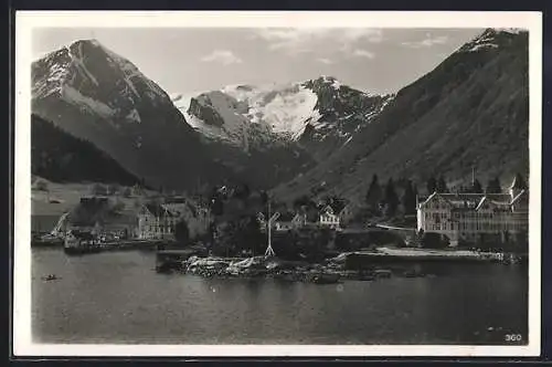 AK Balholm, Ortschaft am Sognefjord