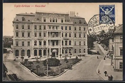 AK Teplitz-Schönau, Kurhotel Kaiserbad mit Strassenpartie